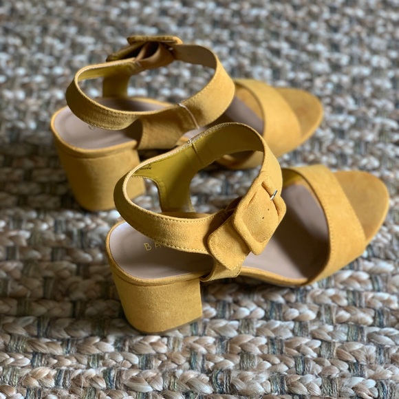 Open Toe Chunky Block Heel with Buckle - Picture 3 of 8